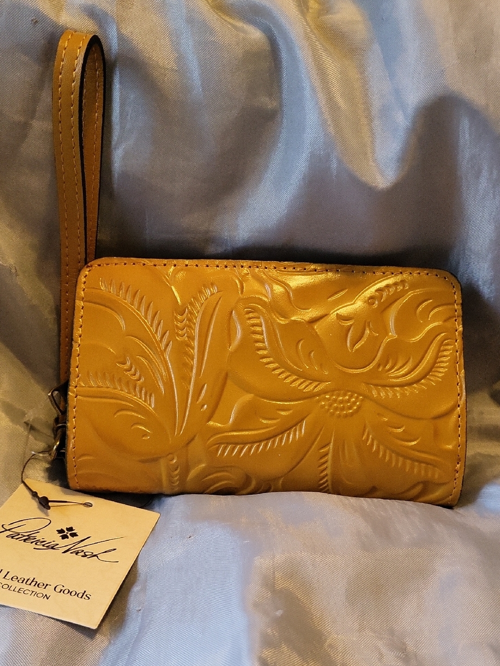 Patricia Nash Koumi Mango Tooled Leather Zip Wristlet Bnwt AL